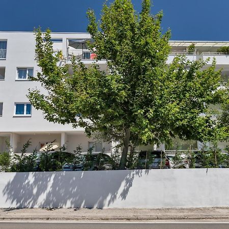 Apartments Marija Тучепи Екстер'єр фото